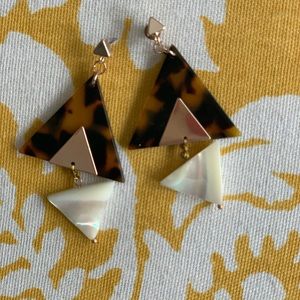Fun Tortoise & Pearl Triangle Earrings!